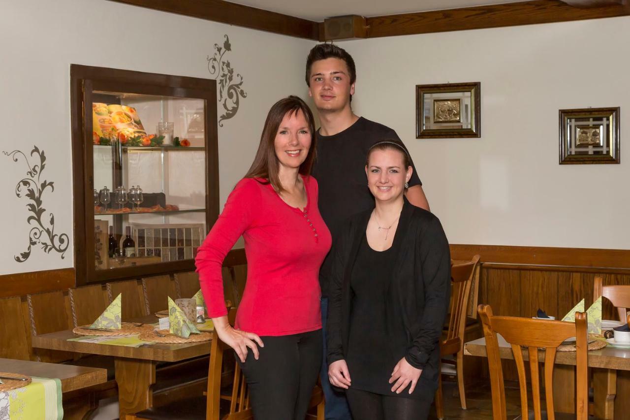 Pension Grune Au Hasselroth Esterno foto